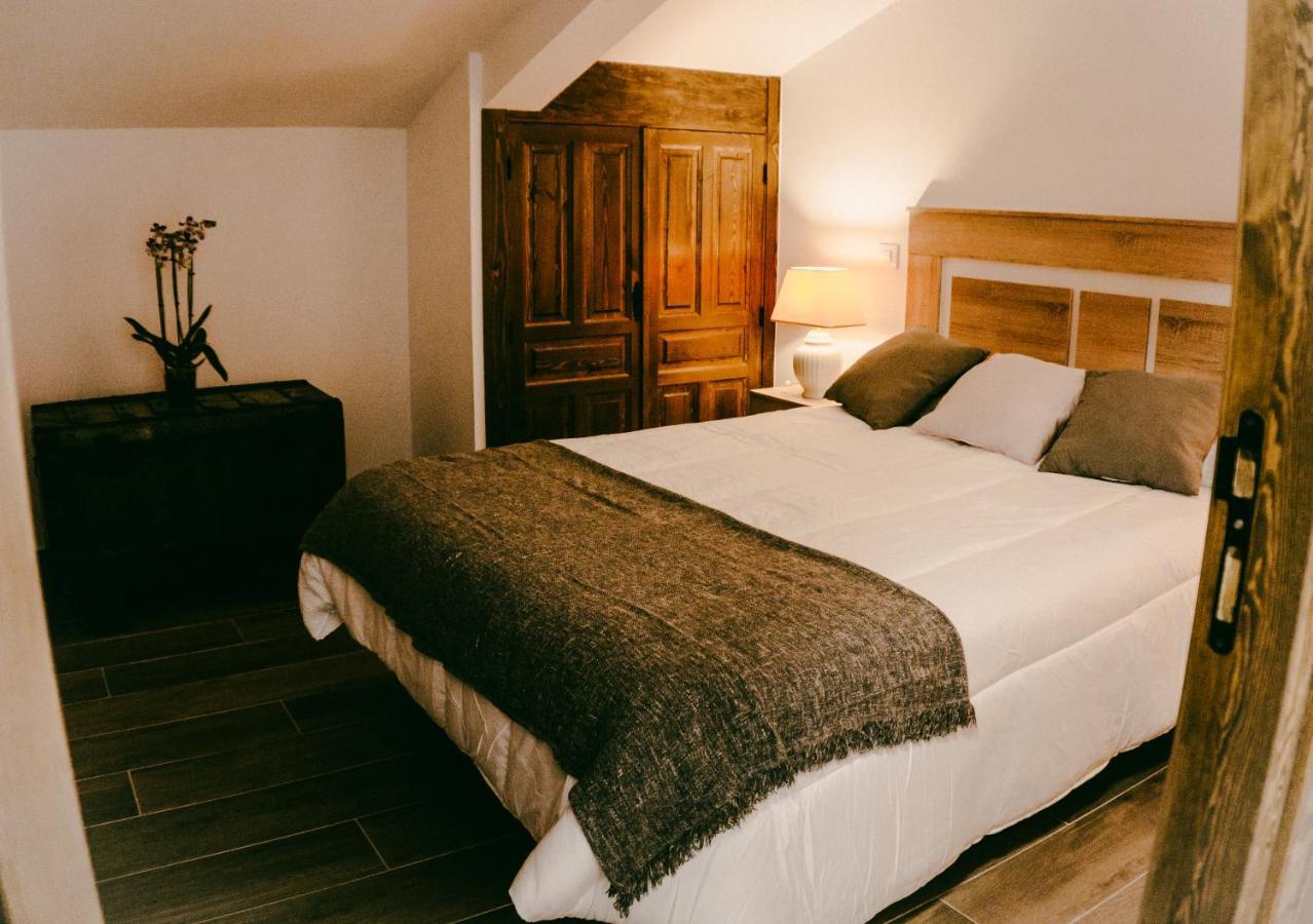 El Aprisco, Con Piscina Climatizada En Hueva-Guadalajara Villa Екстериор снимка