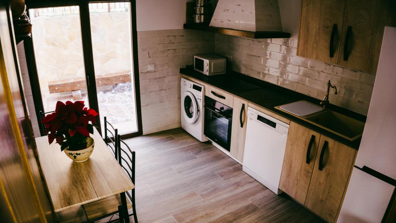El Aprisco, Con Piscina Climatizada En Hueva-Guadalajara Villa Екстериор снимка